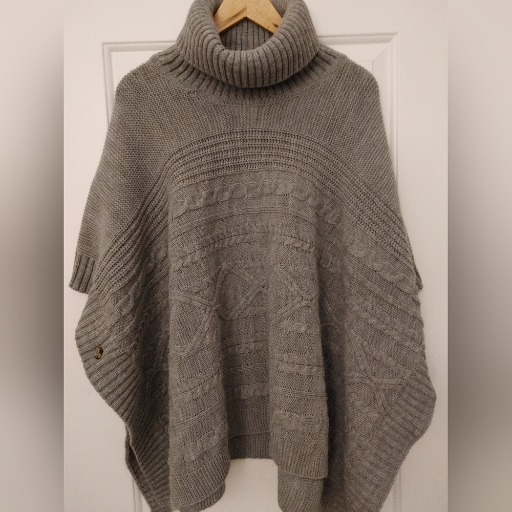 Lole Gray Cable-Knit Turtleneck Poncho